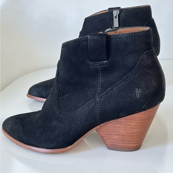FRYE Reina Black Suede Western Oil Slick Leather Ankle Chunky Booties Size 9 M - Picture 1 of 16